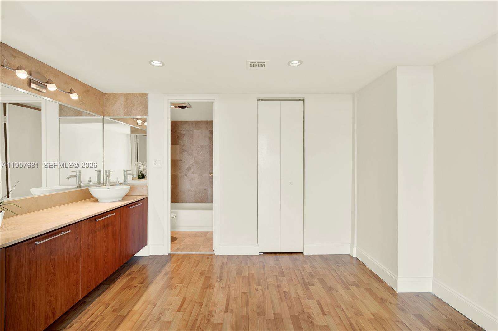 Arlen House at 100 Bayview Dr, Sunny Isles Beach, FL 33160 - For Sale photo 22