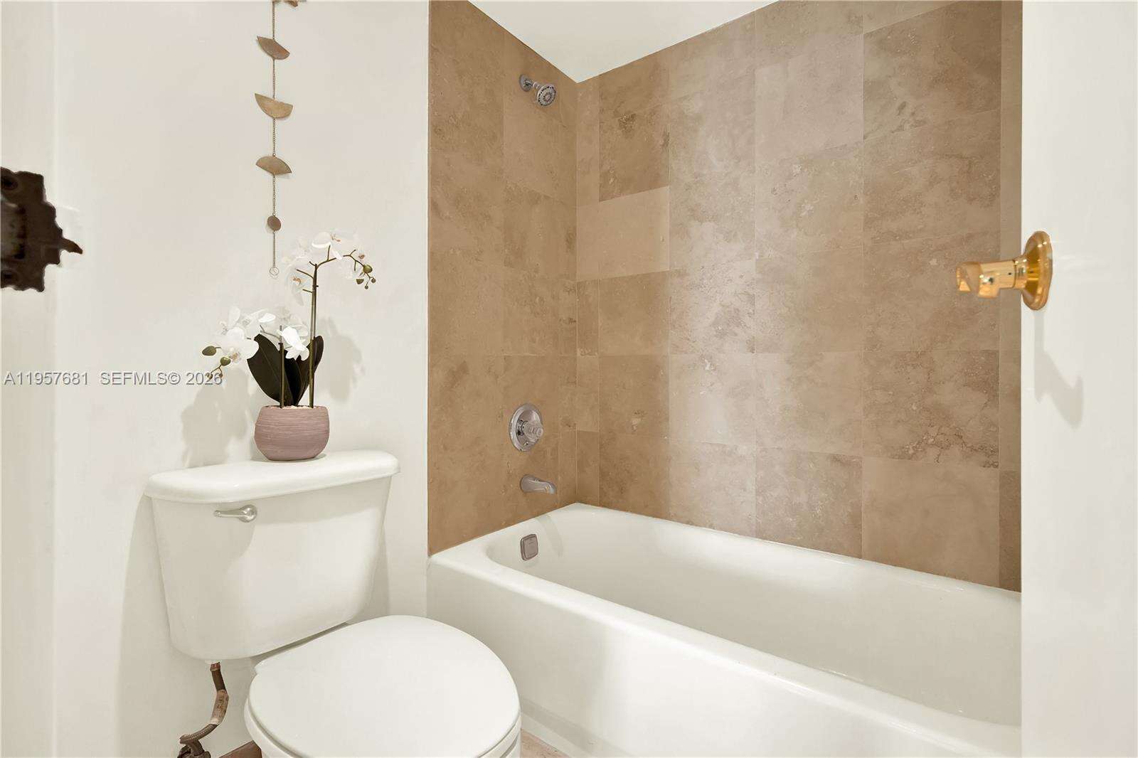 Arlen House at 100 Bayview Dr, Sunny Isles Beach, FL 33160 - For Sale photo 23