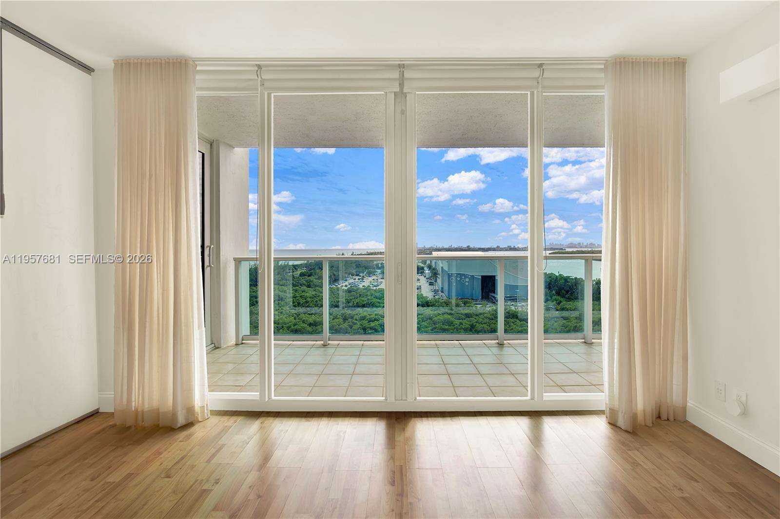 Arlen House at 100 Bayview Dr, Sunny Isles Beach, FL 33160 - For Sale photo 32