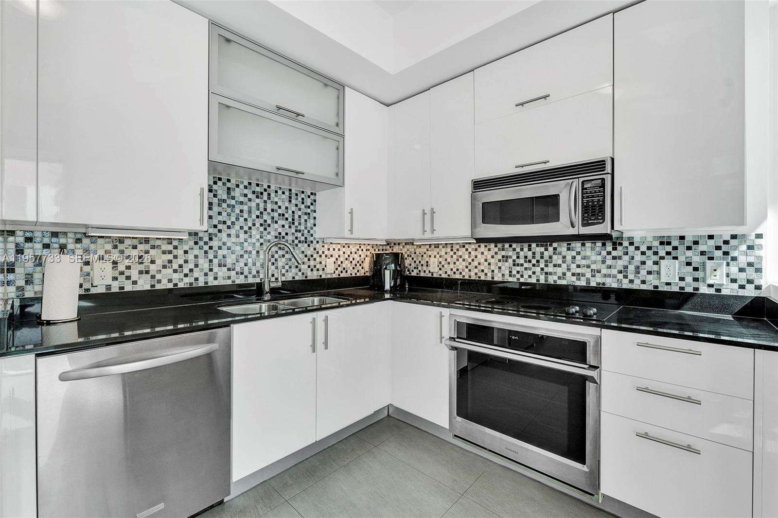 INFINITY AT BRICKELL - 60 13 St, Miami, FL 33130 | Picture 11