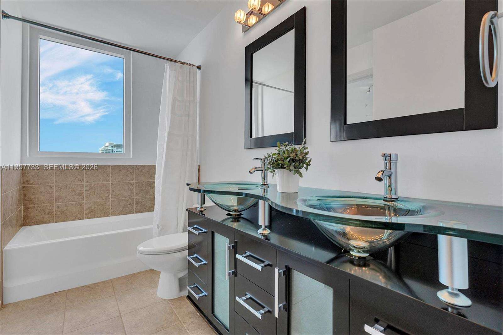 INFINITY AT BRICKELL - 60 13 St, Miami, FL 33130 | Picture 22