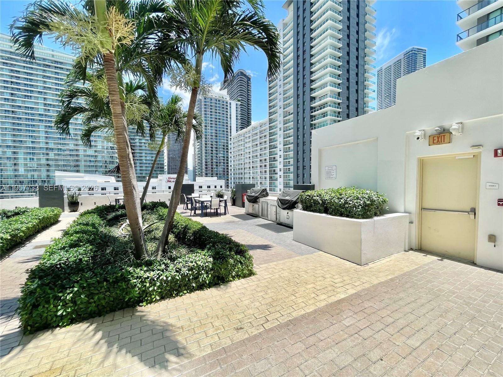 INFINITY AT BRICKELL - 60 13 St, Miami, FL 33130 | Picture 31