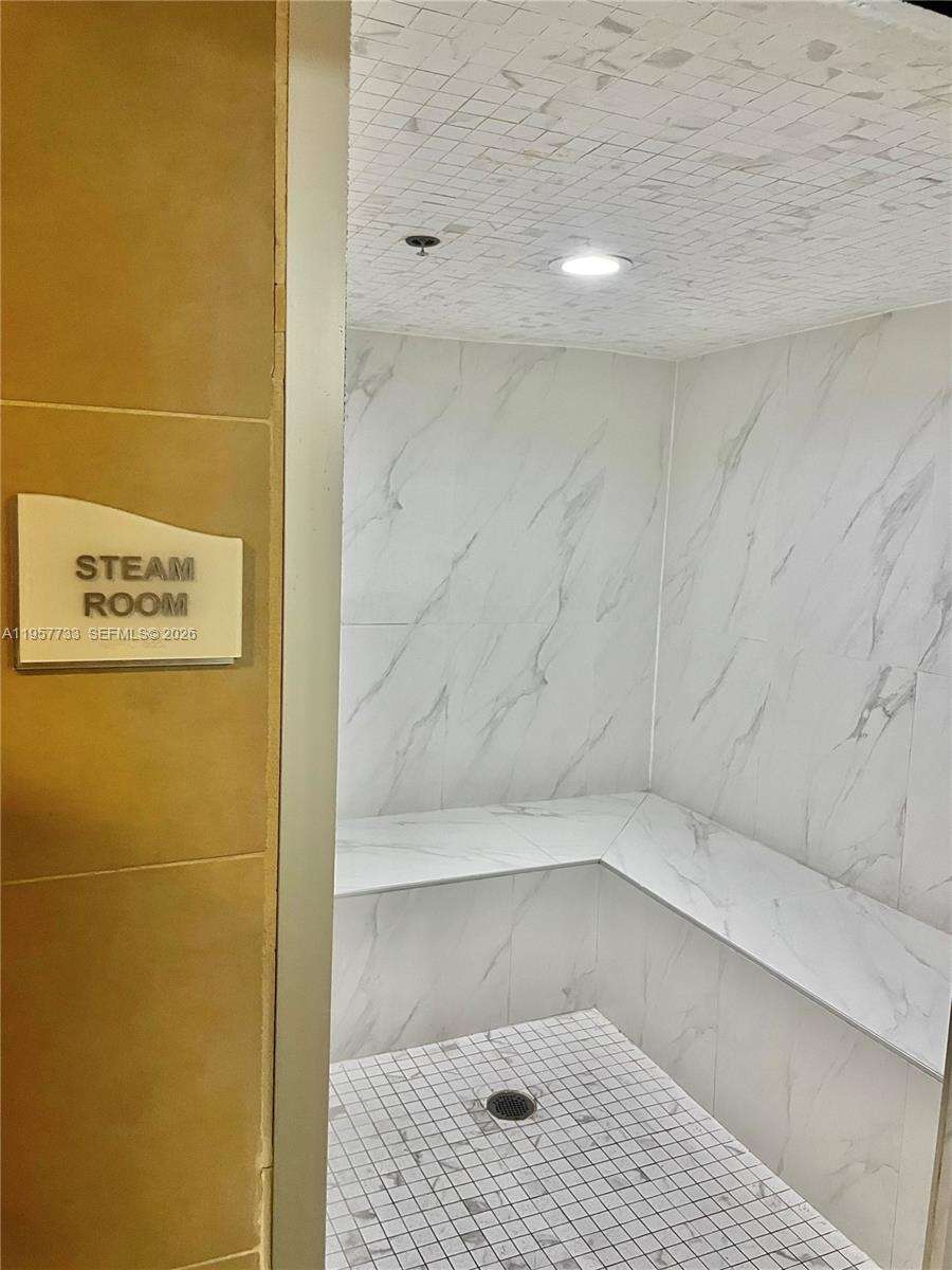 INFINITY AT BRICKELL - 60 13 St, Miami, FL 33130 | Picture 37