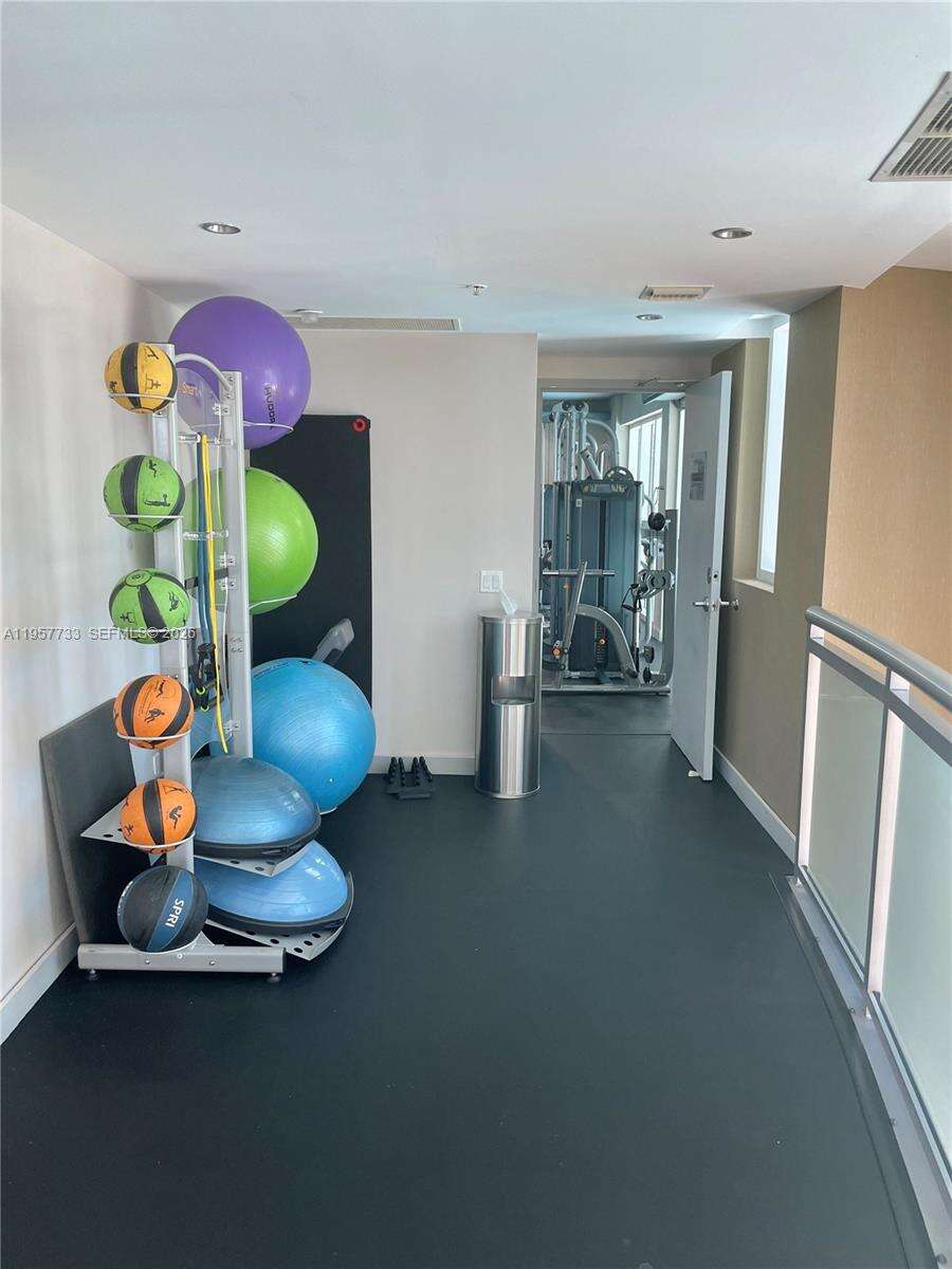 INFINITY AT BRICKELL - 60 13 St, Miami, FL 33130 | Picture 38