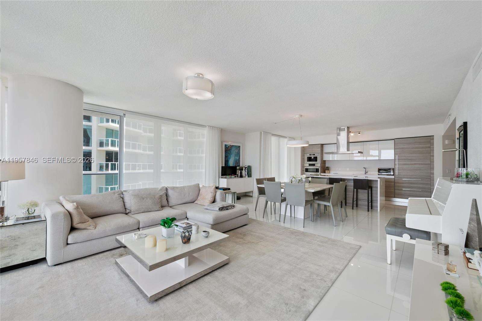 PARQUE TOWERS - 300 Sunny Isles Blvd, Sunny Isles Beach, FL 33160 | Picture 3