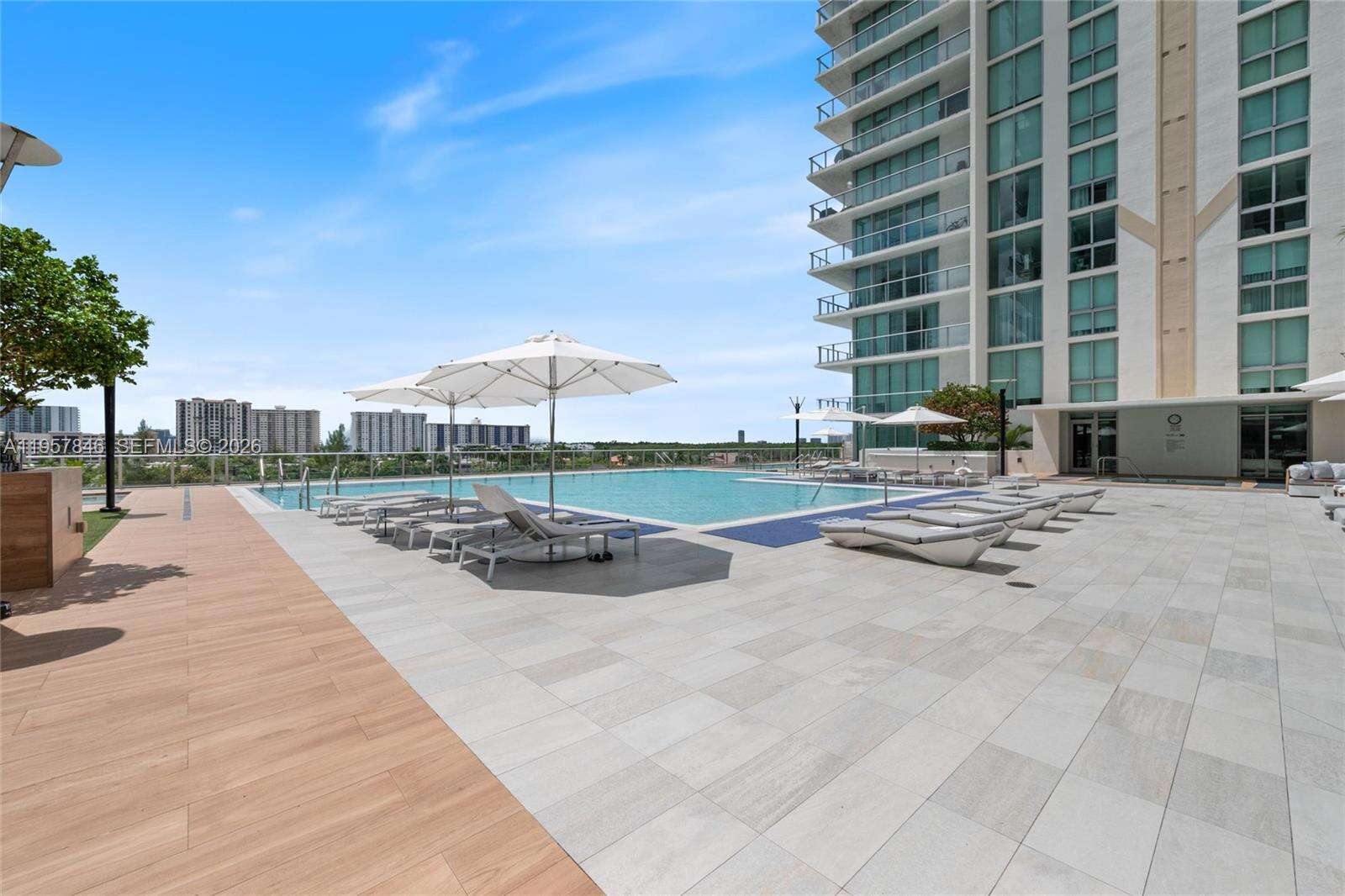 PARQUE TOWERS - 300 Sunny Isles Blvd, Sunny Isles Beach, FL 33160 | Picture 37