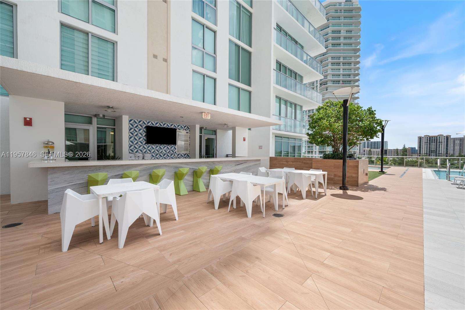 PARQUE TOWERS - 300 Sunny Isles Blvd, Sunny Isles Beach, FL 33160 | Picture 39
