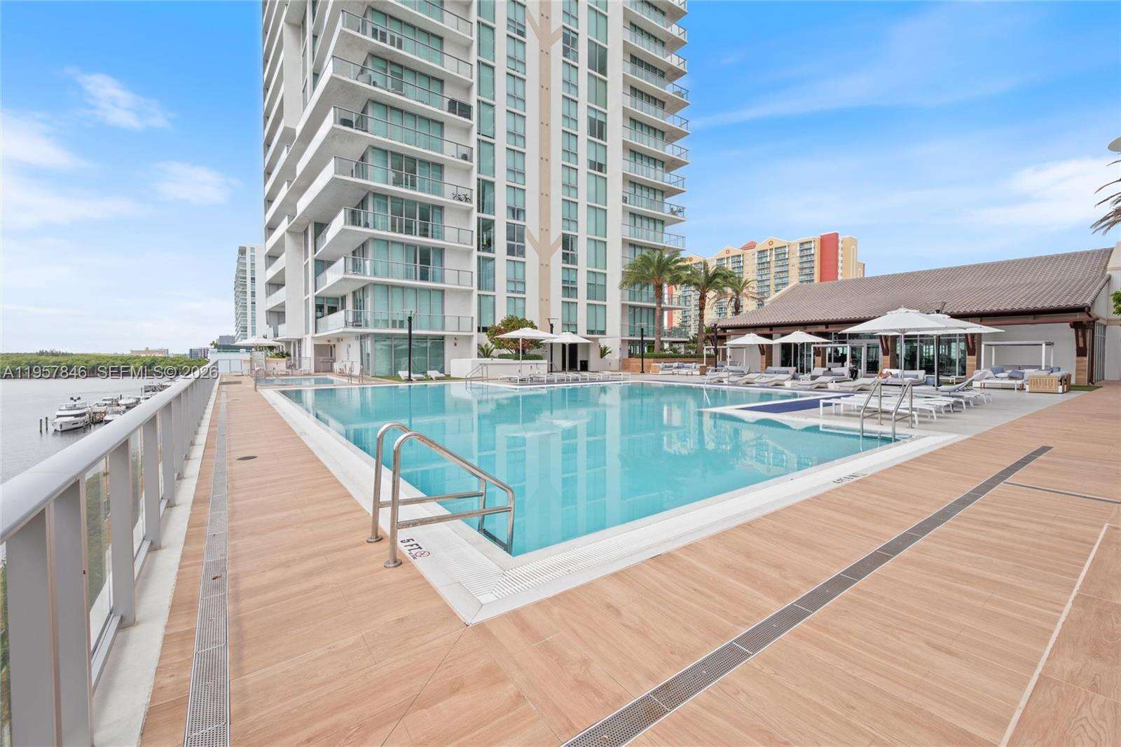 PARQUE TOWERS - 300 Sunny Isles Blvd, Sunny Isles Beach, FL 33160 | Picture 41