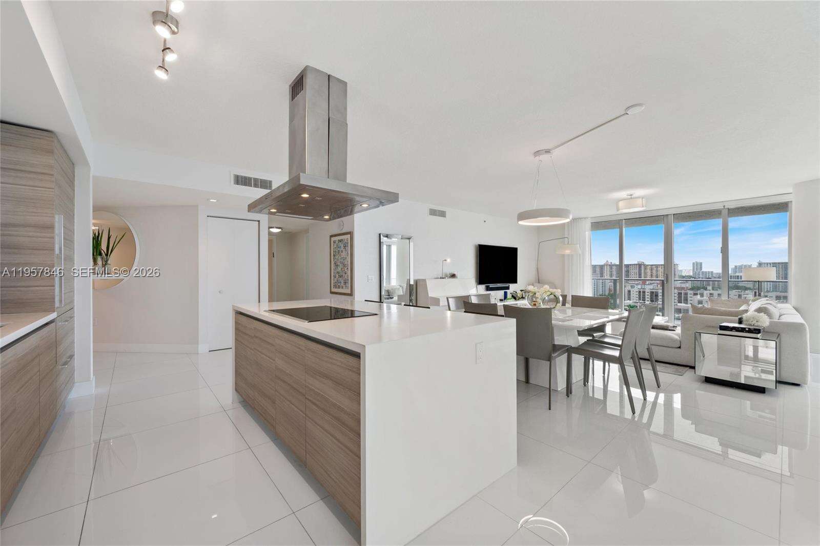 PARQUE TOWERS - 300 Sunny Isles Blvd, Sunny Isles Beach, FL 33160 | Picture 6