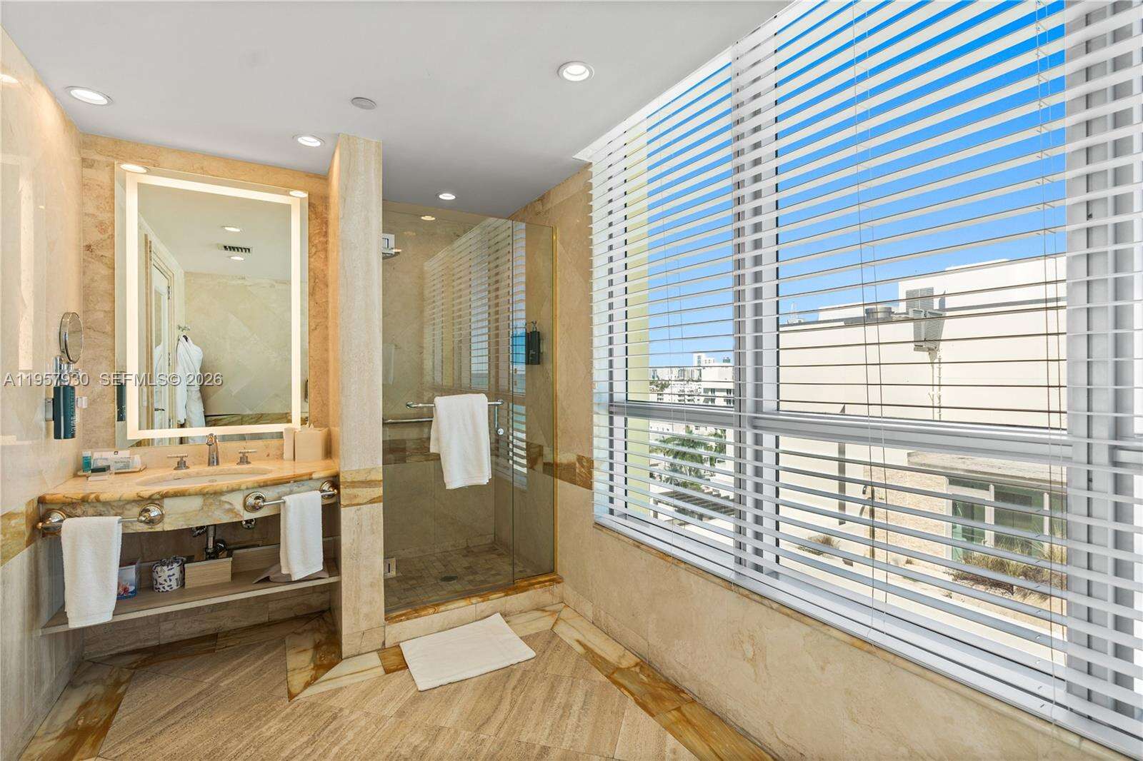 Hilton Bentley at 101 Ocean Dr, Miami Beach, FL 33139 - For Sale photo 15