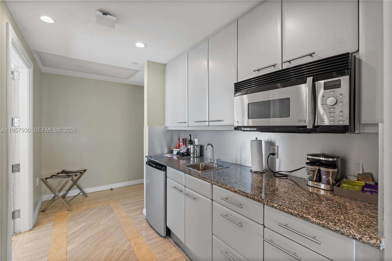 Hilton Bentley at 101 Ocean Dr, Miami Beach, FL 33139 - For Sale photo 7