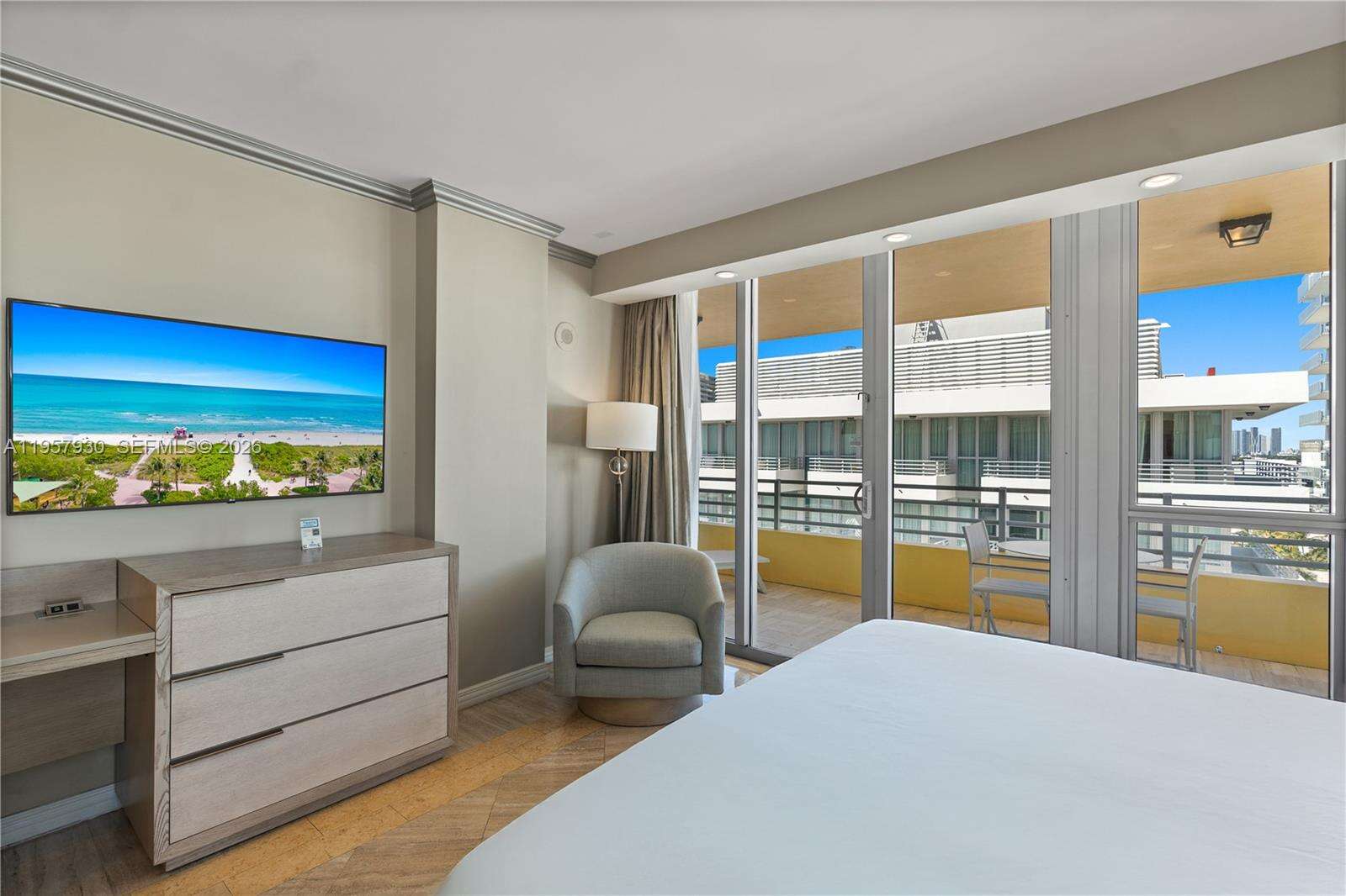 Hilton Bentley at 101 Ocean Dr, Miami Beach, FL 33139 - For Sale photo 9
