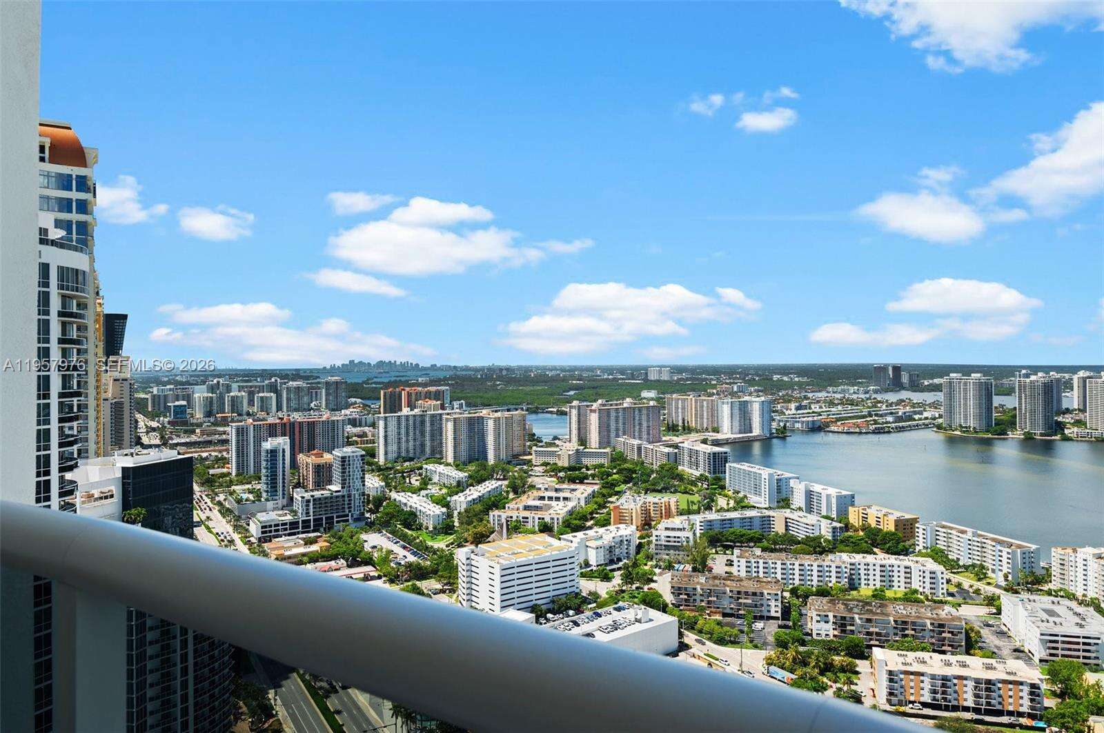 TRUMP ROYALE - 18201 Collins Ave, Sunny Isles Beach, FL 33160 | Picture 9