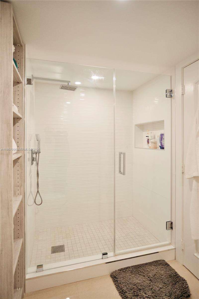 BRICKELL KEY ONE - 520 Brickell Key Dr, Miami, FL 33131 | Picture 11