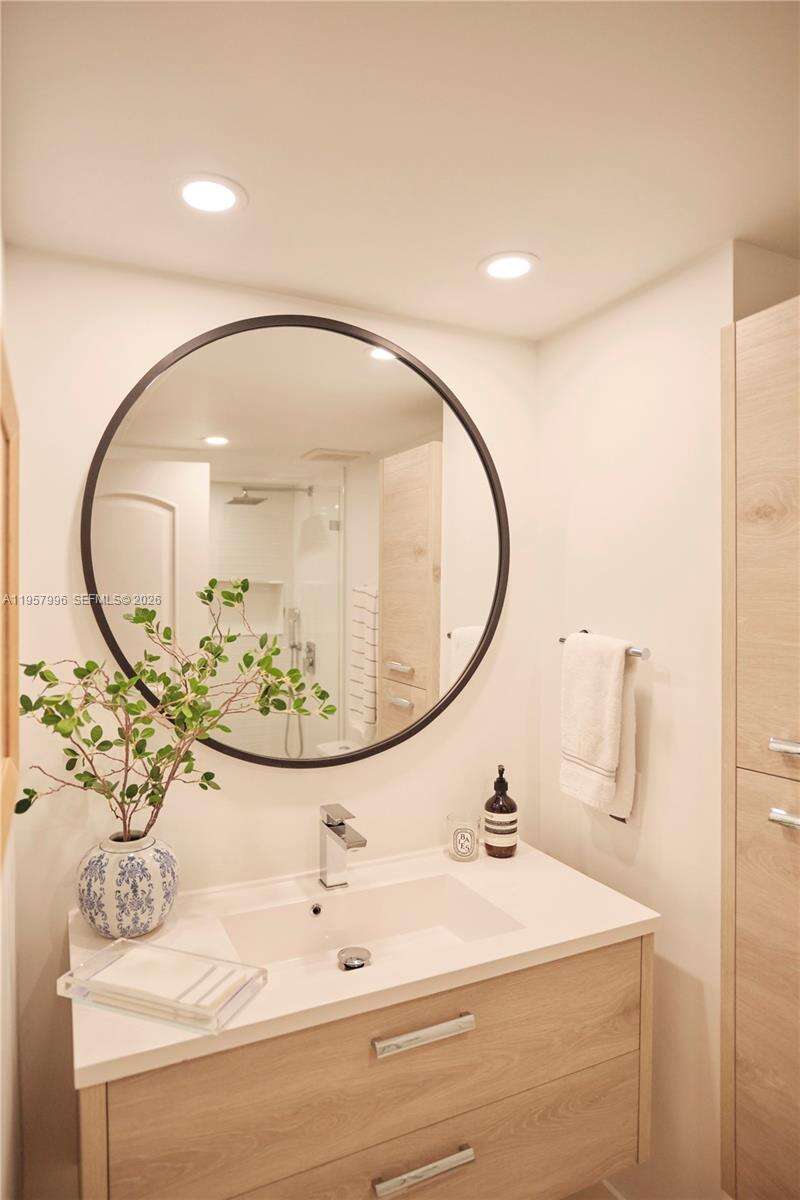 BRICKELL KEY ONE - 520 Brickell Key Dr, Miami, FL 33131 | Picture 15