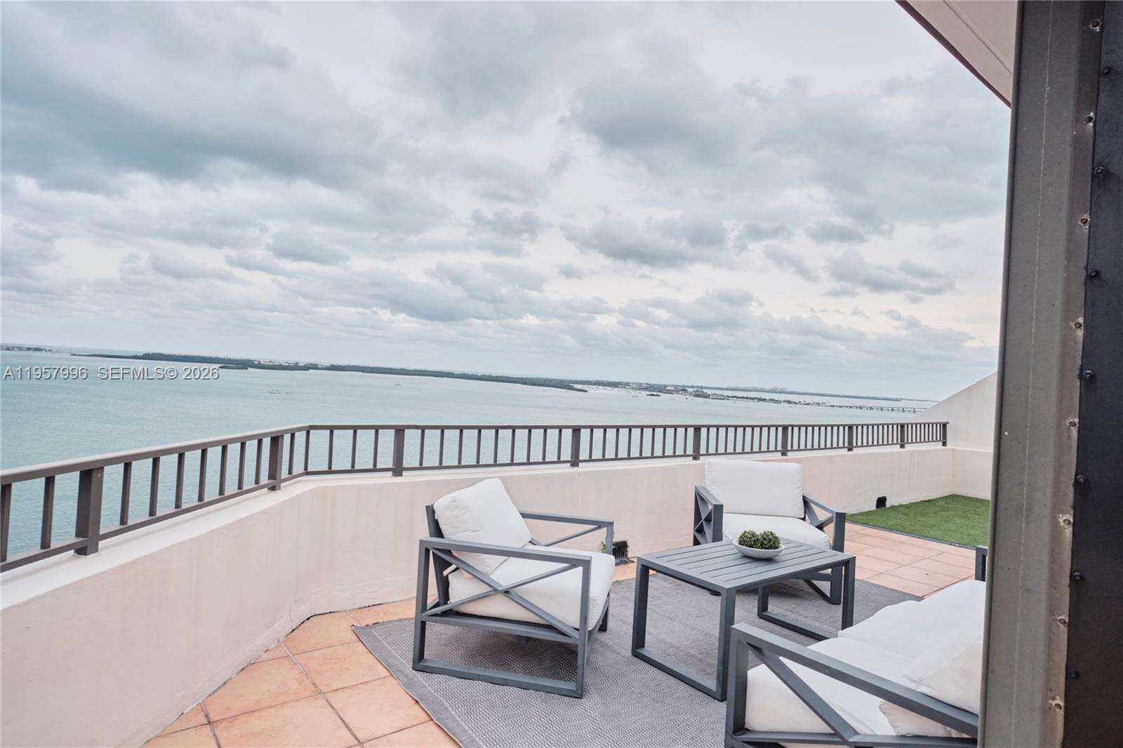 BRICKELL KEY ONE - 520 Brickell Key Dr, Miami, FL 33131 | Picture 4