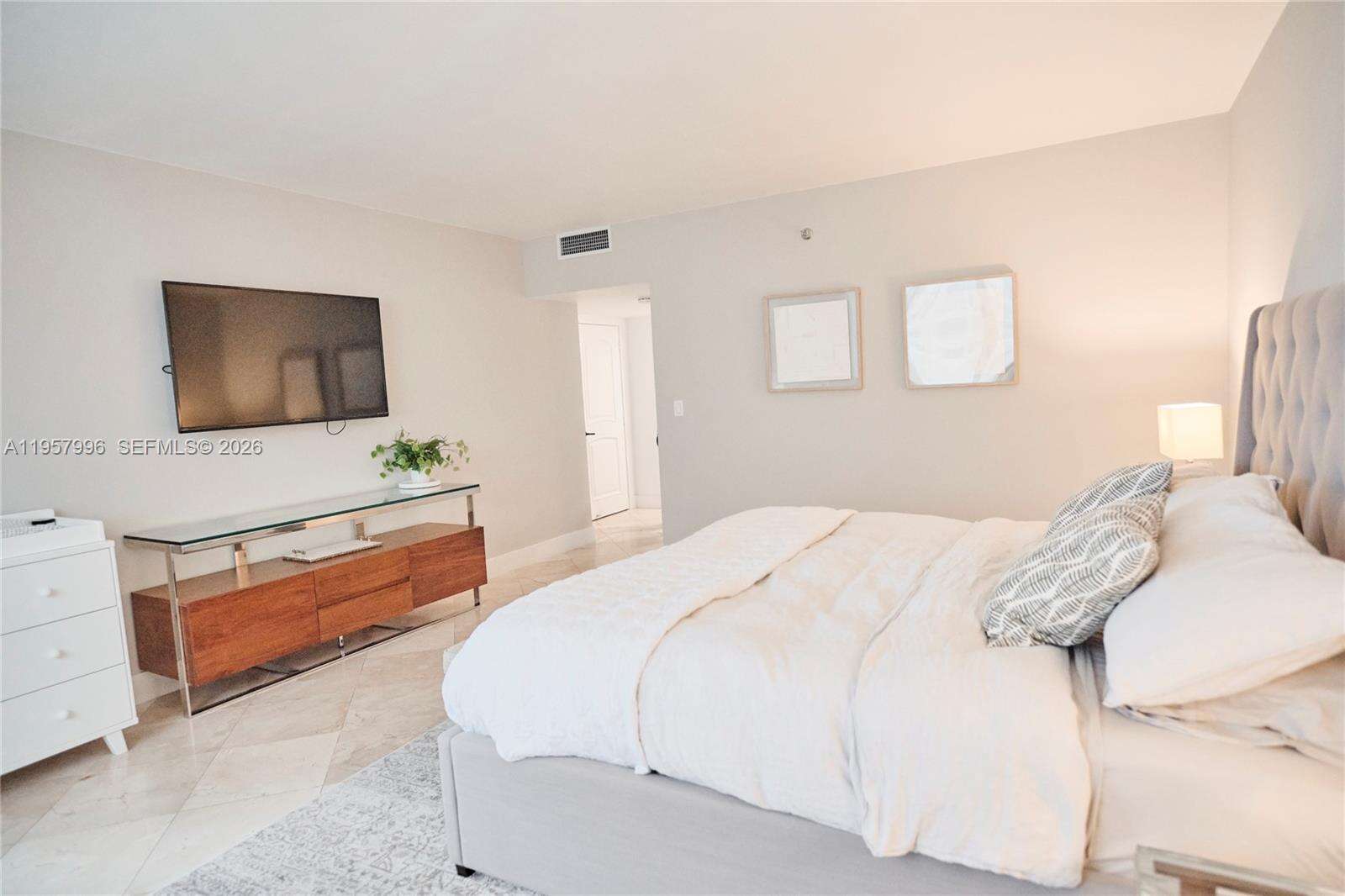 BRICKELL KEY ONE - 520 Brickell Key Dr, Miami, FL 33131 | Picture 9