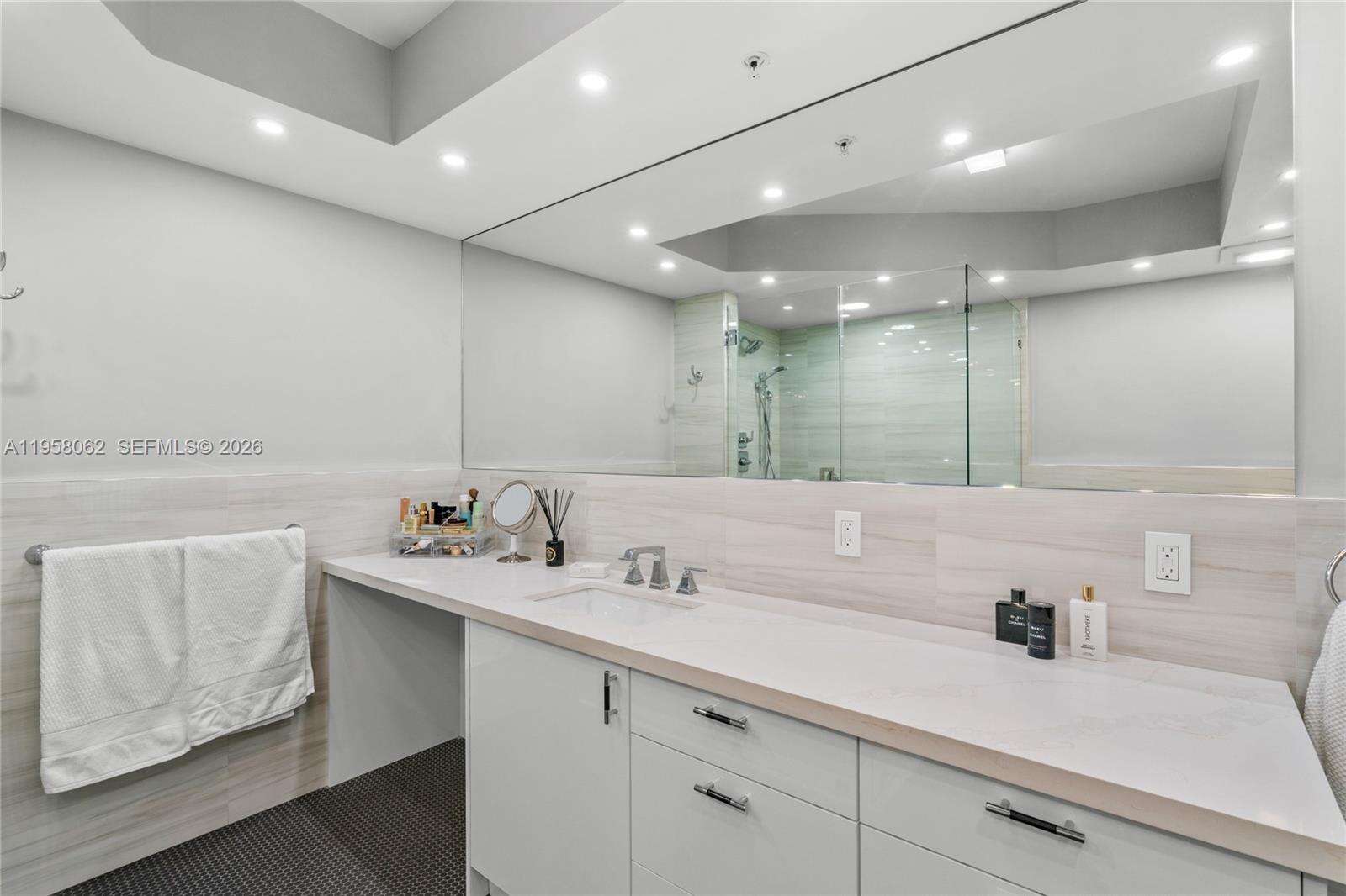 King David at 17555 Atlantic Blvd, Sunny Isles Beach, FL 33160 - For Sale photo 36