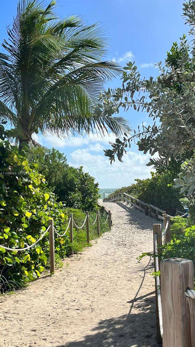 Burleigh House at 7135 Collins Ave, Miami Beach, FL 33141 - For Sale photo 21