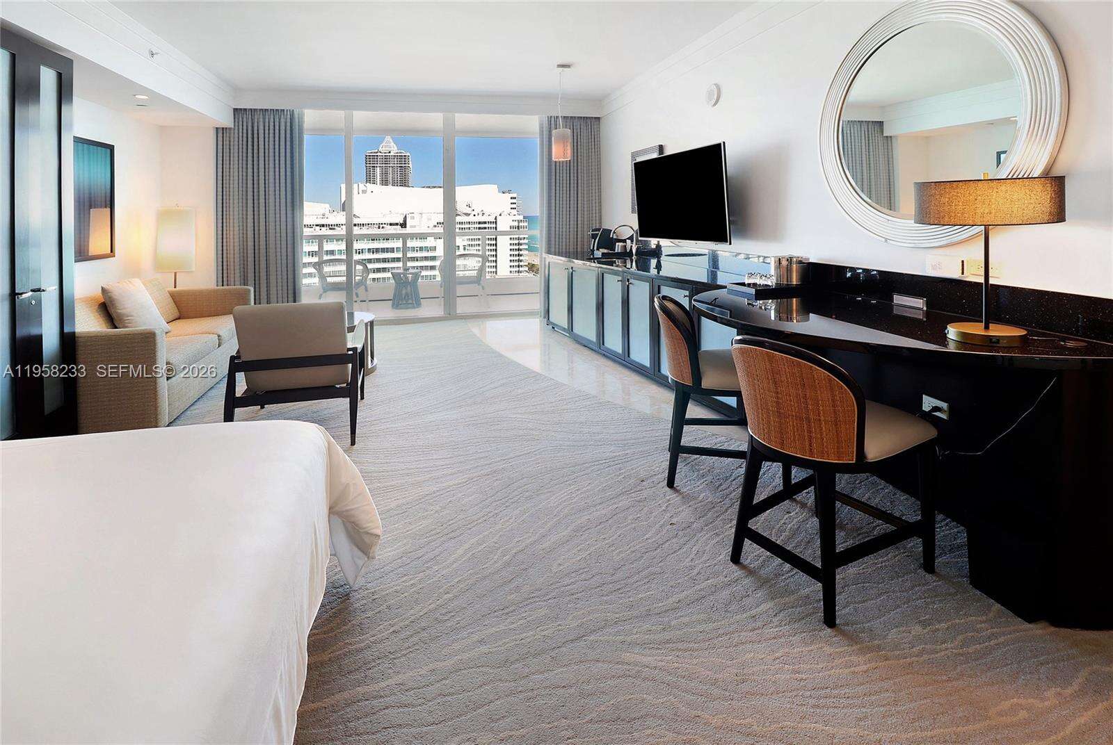 FONTAINEBLEAU III OCEAN CLUB - 4391 Collins Ave, Miami Beach, FL 33140 | Picture 11