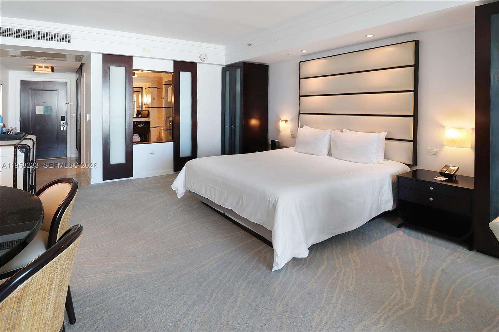 FONTAINEBLEAU III OCEAN CLUB - 4391 Collins Ave, Miami Beach, FL 33140 | Picture 13