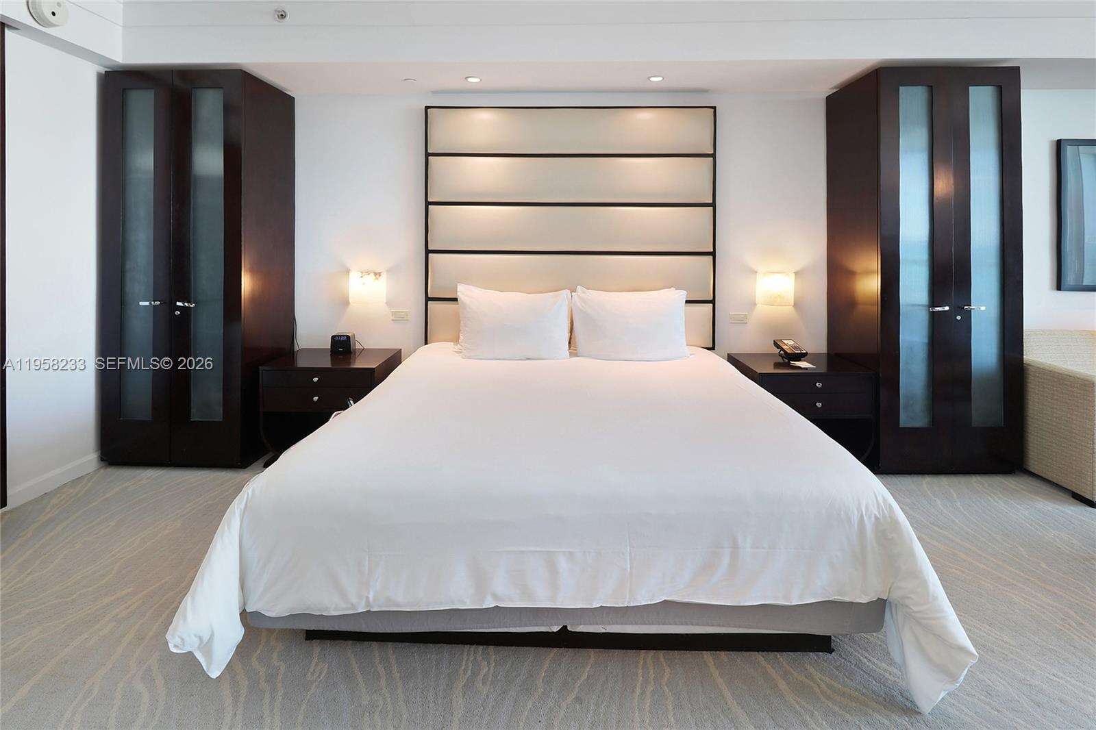 FONTAINEBLEAU III OCEAN CLUB - 4391 Collins Ave, Miami Beach, FL 33140 | Picture 14