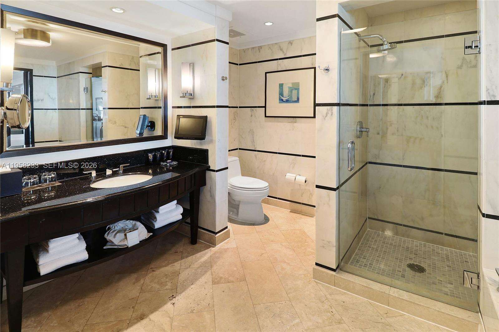 FONTAINEBLEAU III OCEAN CLUB - 4391 Collins Ave, Miami Beach, FL 33140 | Picture 15