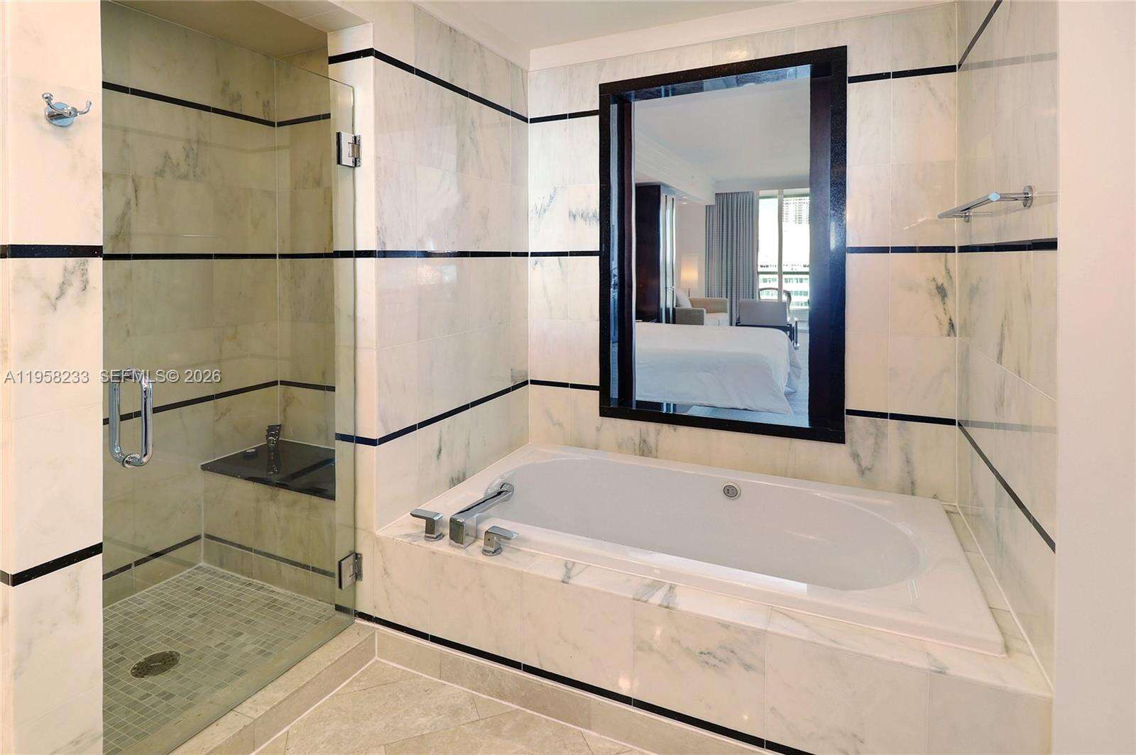 FONTAINEBLEAU III OCEAN CLUB - 4391 Collins Ave, Miami Beach, FL 33140 | Picture 16