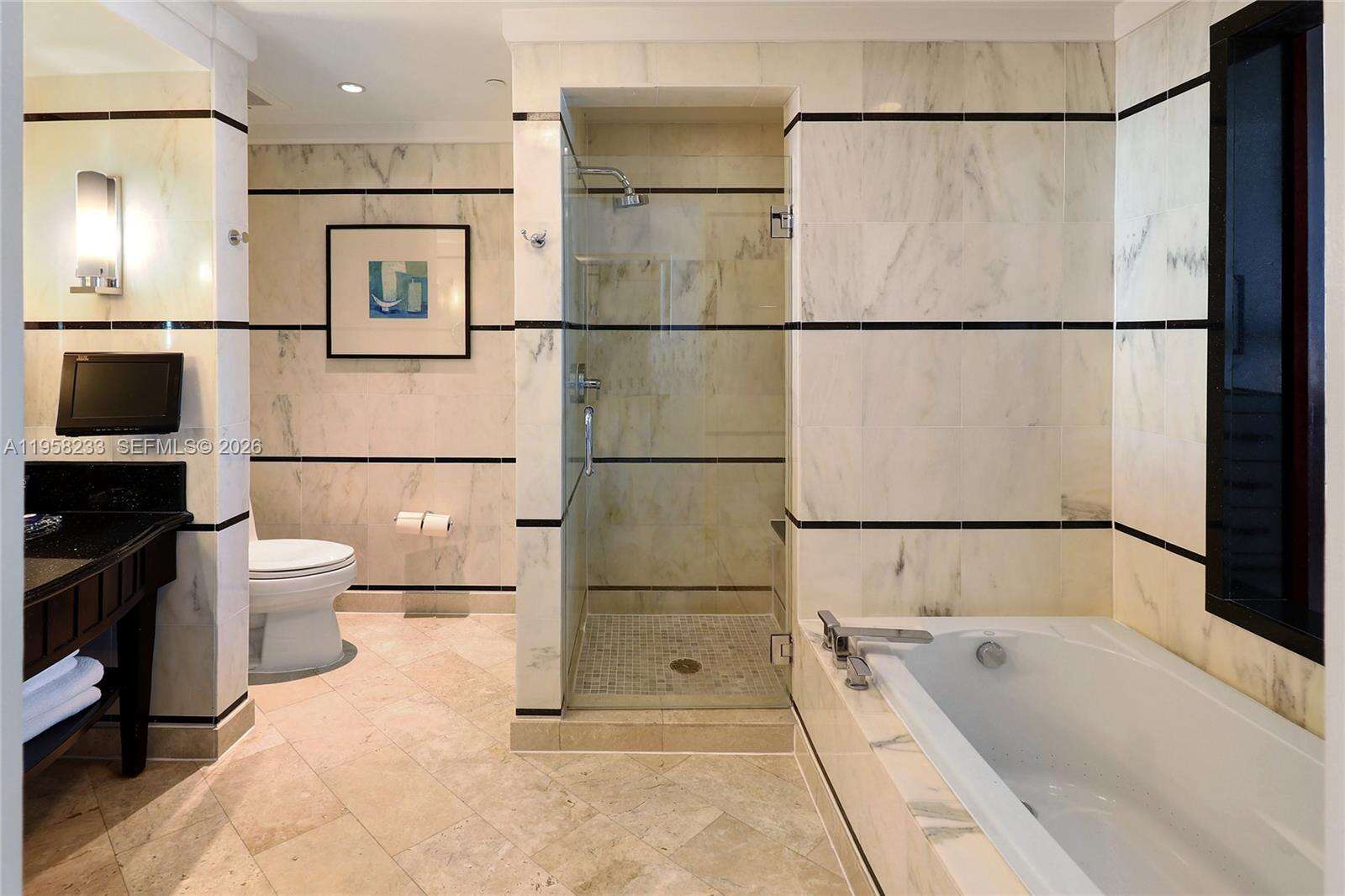 FONTAINEBLEAU III OCEAN CLUB - 4391 Collins Ave, Miami Beach, FL 33140 | Picture 18