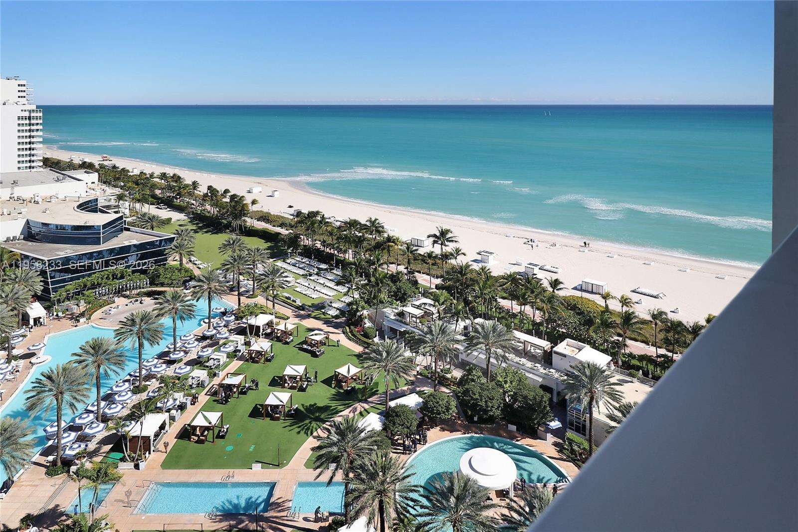 FONTAINEBLEAU III OCEAN CLUB - 4391 Collins Ave, Miami Beach, FL 33140 | Picture 3