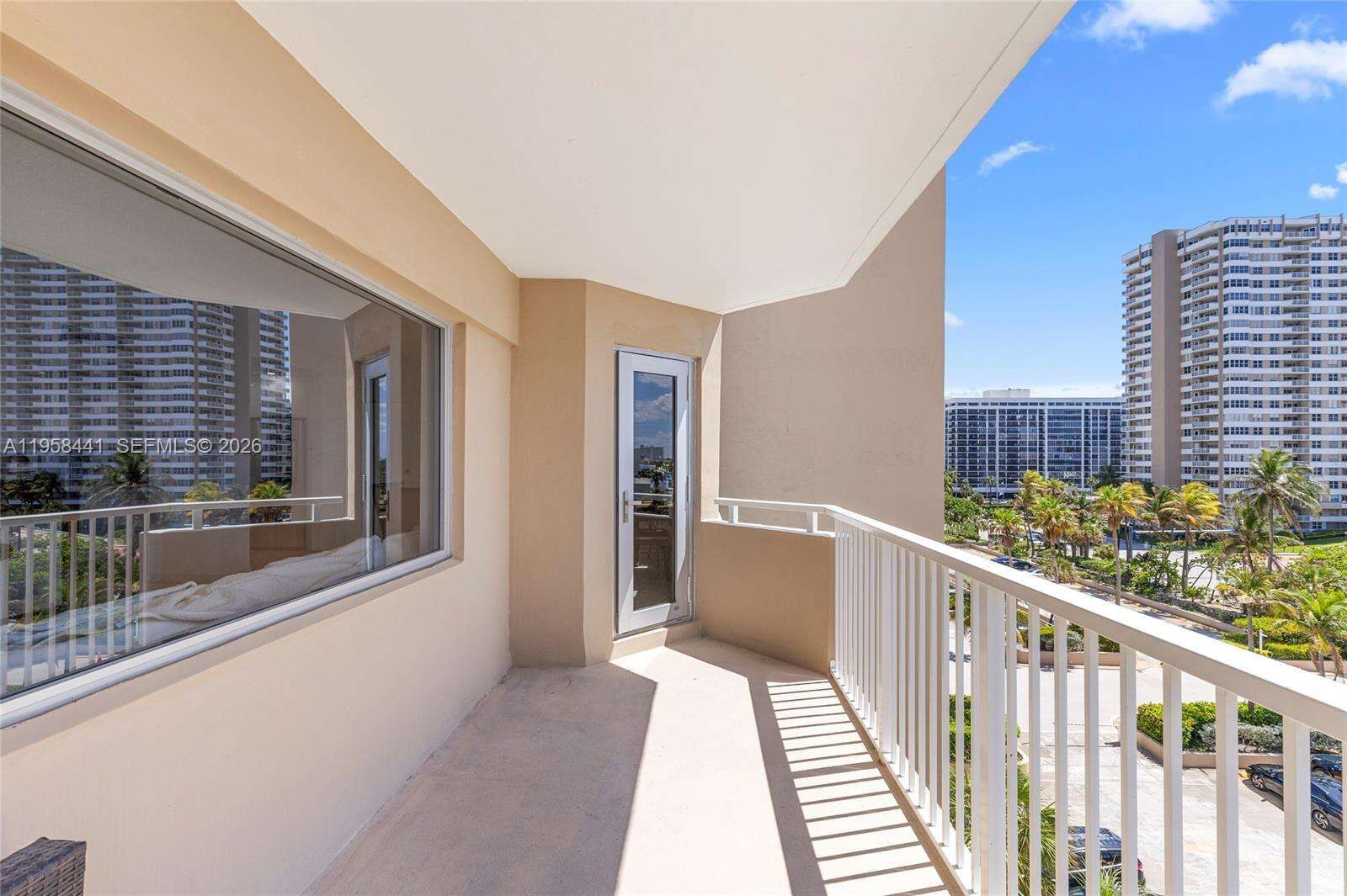 The Hemispheres at 1950 S Ocean Dr, Hallandale Beach, FL 33009 - For Sale photo 18