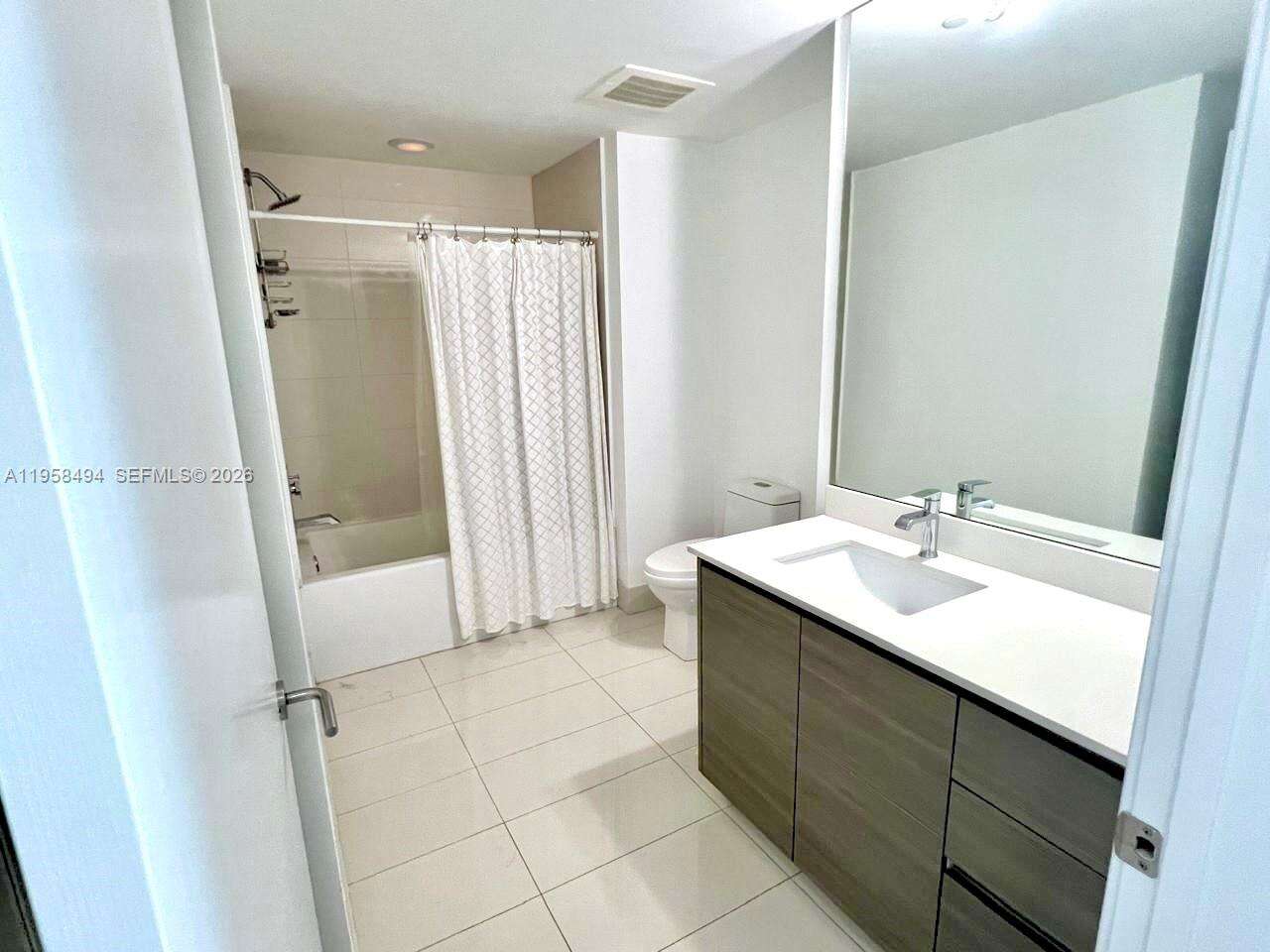 Icon Bay at 460 28 St, Miami, FL 33137 - For Sale photo 19