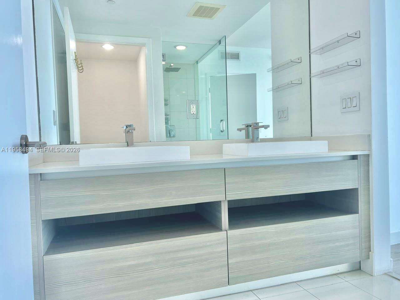 Icon Bay at 460 28 St, Miami, FL 33137 - For Sale photo 29