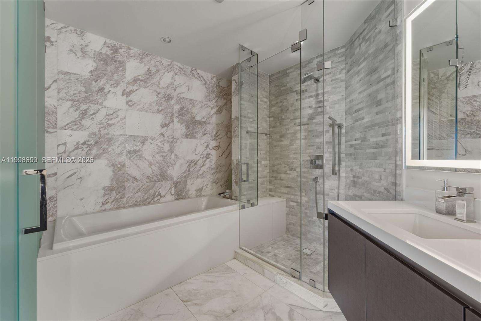 PARAMOUNT MIAMI WORLDCENTER - 851 1 Ave, Miami, FL 33132 | Picture 25