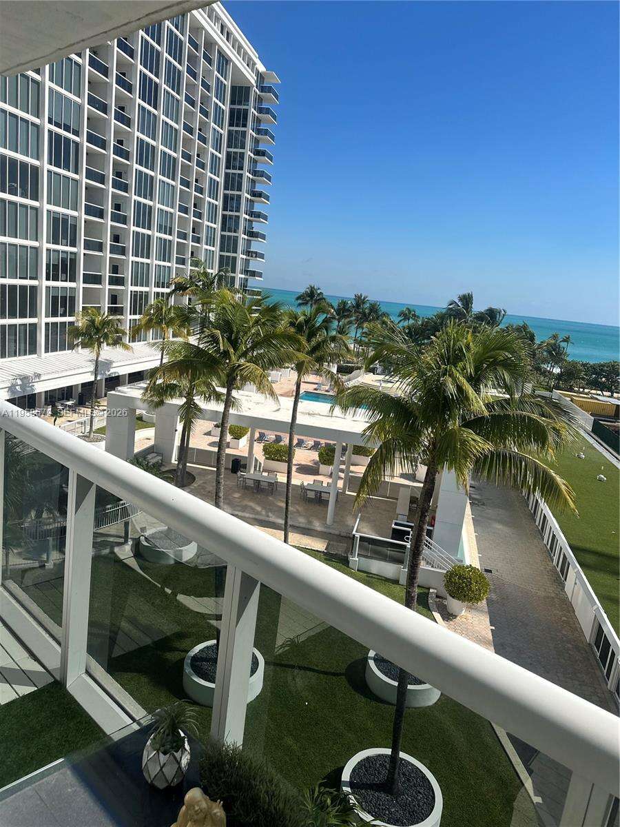 HARBOUR HOUSE - 10275 Collins Ave, Bal Harbour, FL 33154 | Picture 14