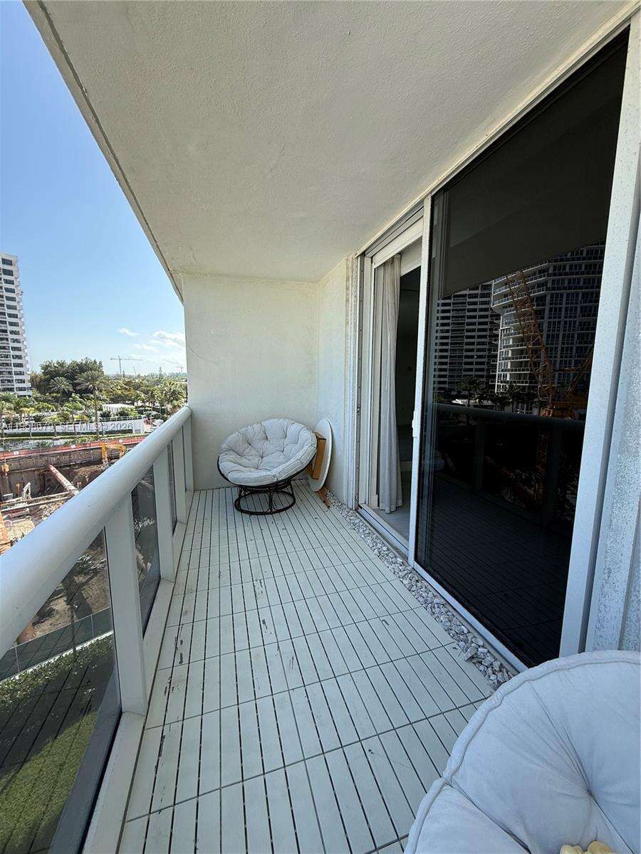 HARBOUR HOUSE - 10275 Collins Ave, Bal Harbour, FL 33154 | Picture 10