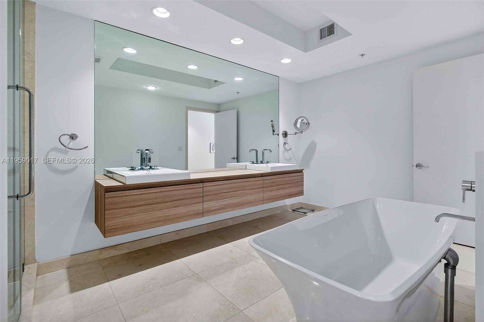 MARINA PALMS RESIDENCES SOUTH - 17111 Biscayne Blvd, North Miami Beach, FL 33160 | Picture 18
