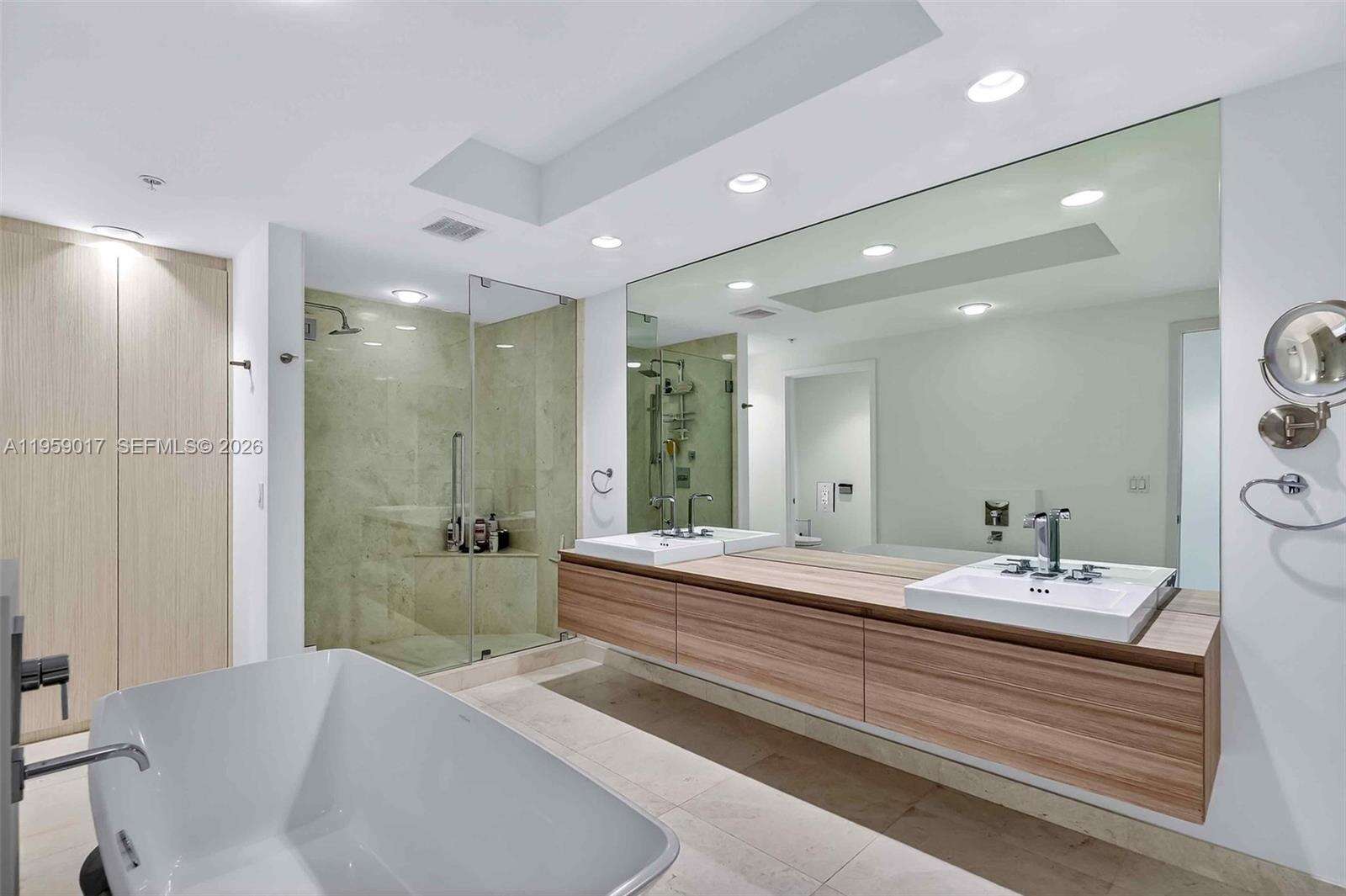 MARINA PALMS RESIDENCES SOUTH - 17111 Biscayne Blvd, North Miami Beach, FL 33160 | Picture 19