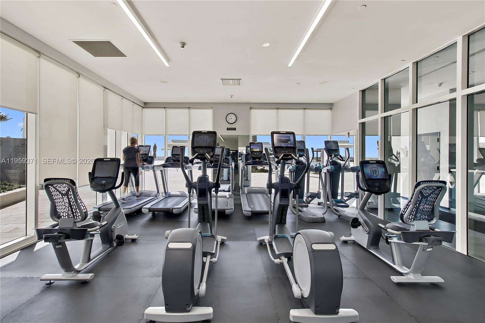 The Beach Club at 1850 Ocean Dr, Hallandale Beach, FL 33009 - For Sale photo 41