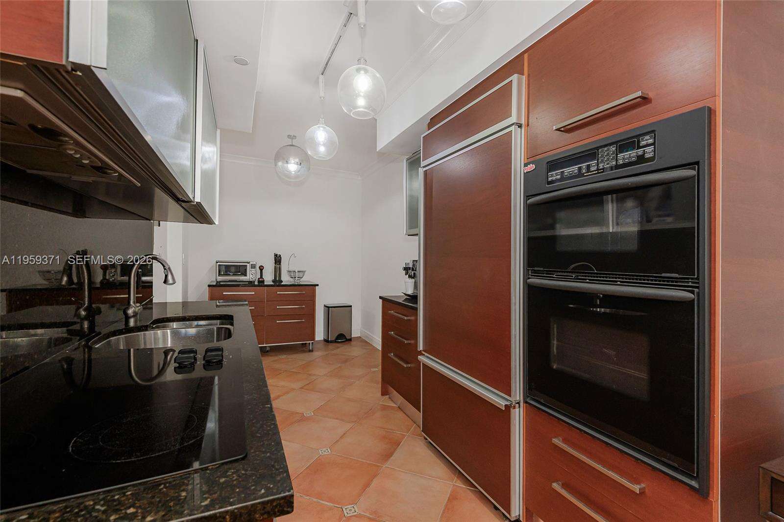 The Beach Club at 1850 Ocean Dr, Hallandale Beach, FL 33009 - For Sale photo 8