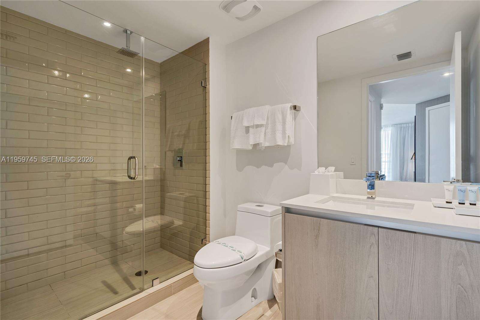 Hyde Beach House at 4010 Ocean Dr, Hollywood, FL 33019 - For Sale photo 14