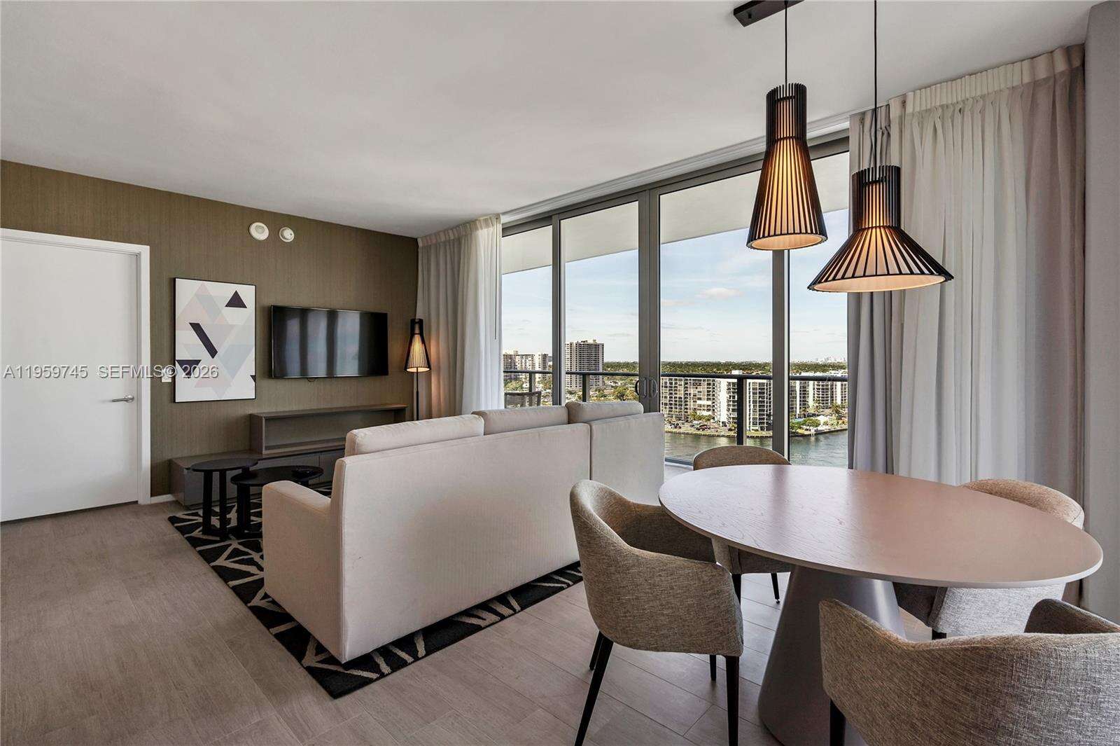 Hyde Beach House at 4010 Ocean Dr, Hollywood, FL 33019 - For Sale photo 8