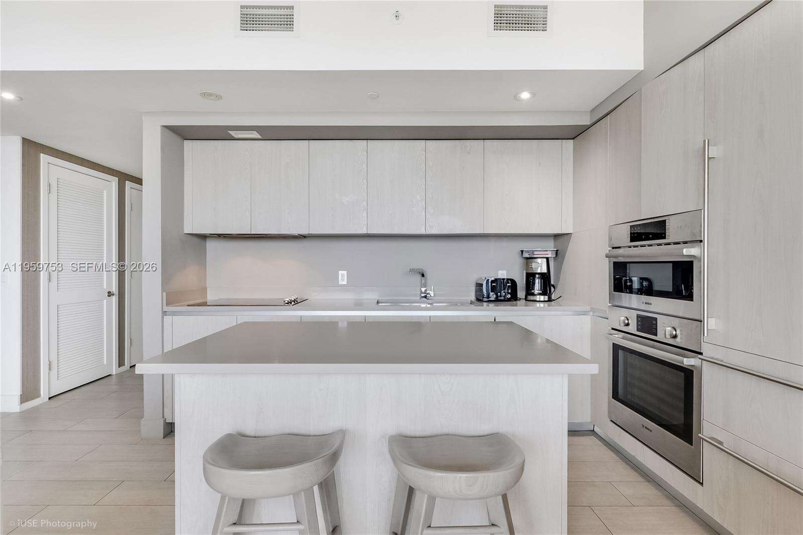 Hyde Beach House at 4010 Ocean Dr, Hollywood, FL 33019 - For Sale photo 5