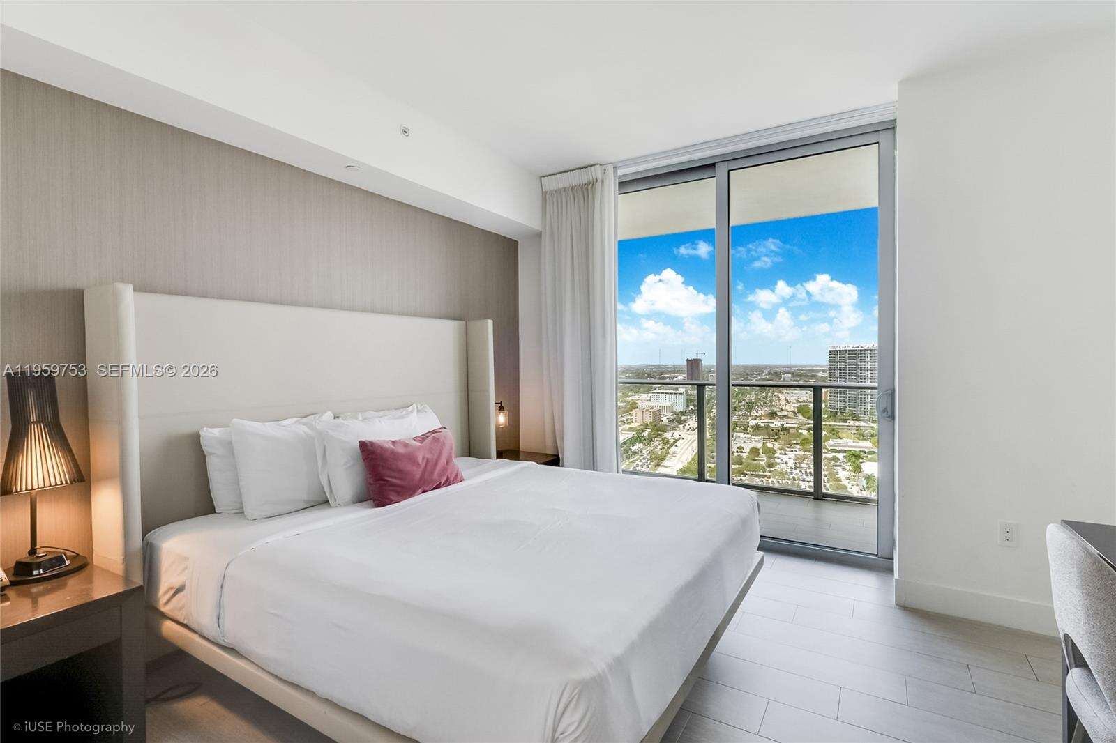 Hyde Beach House at 4010 Ocean Dr, Hollywood, FL 33019 - For Sale photo 9