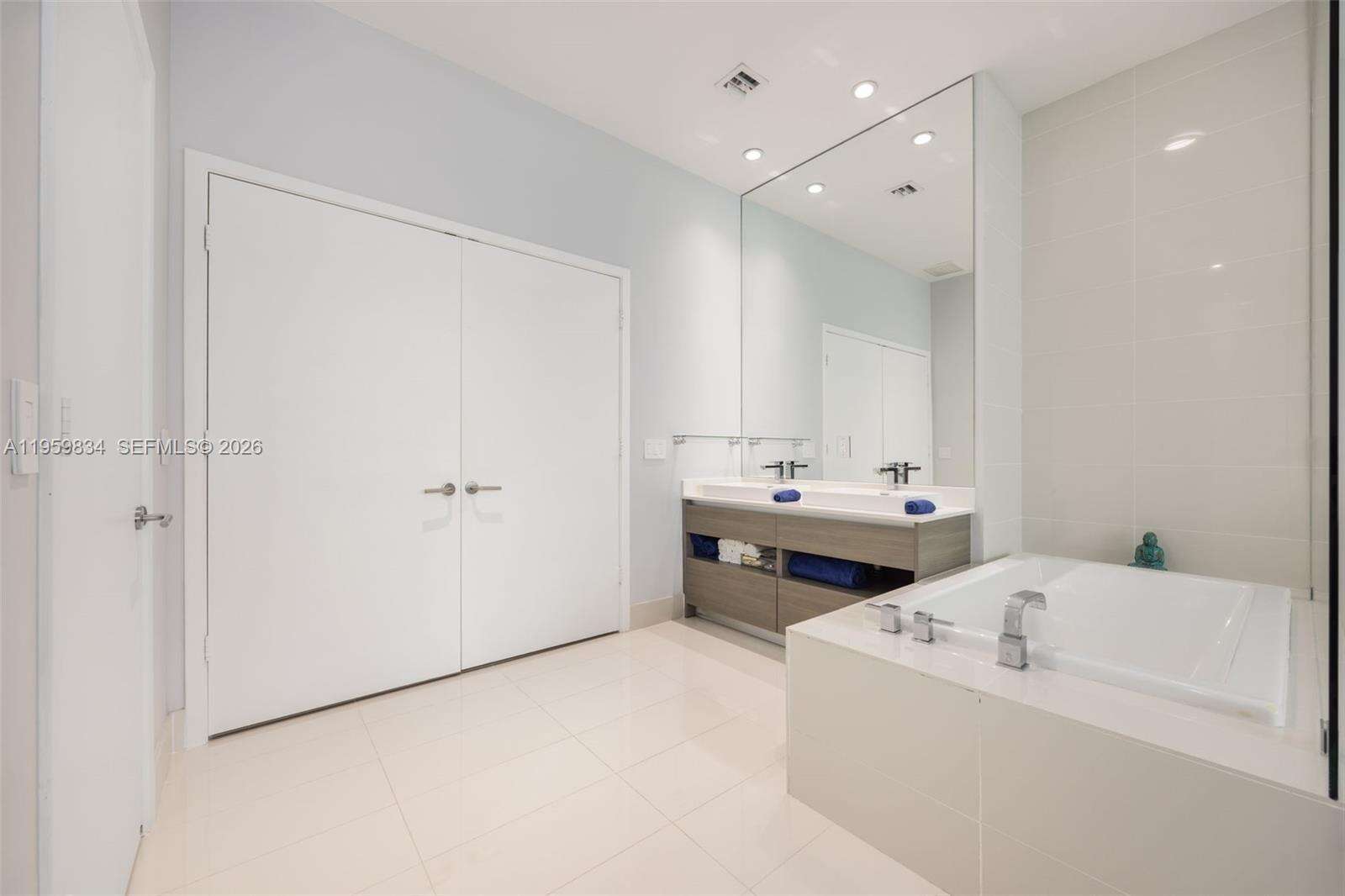 ICON BAY - 460 28 St, Miami, FL 33137 | Picture 23