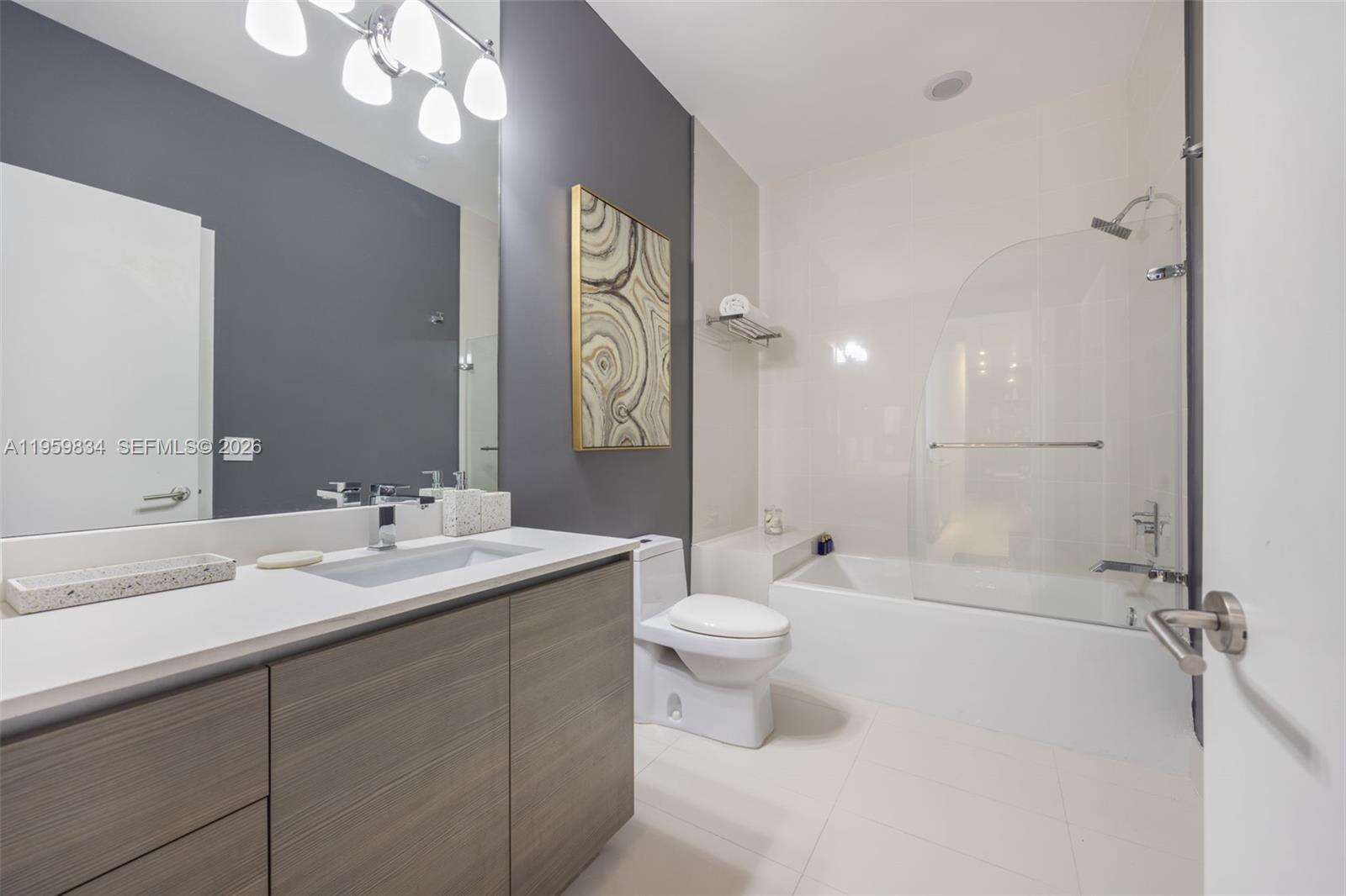 ICON BAY - 460 28 St, Miami, FL 33137 | Picture 30