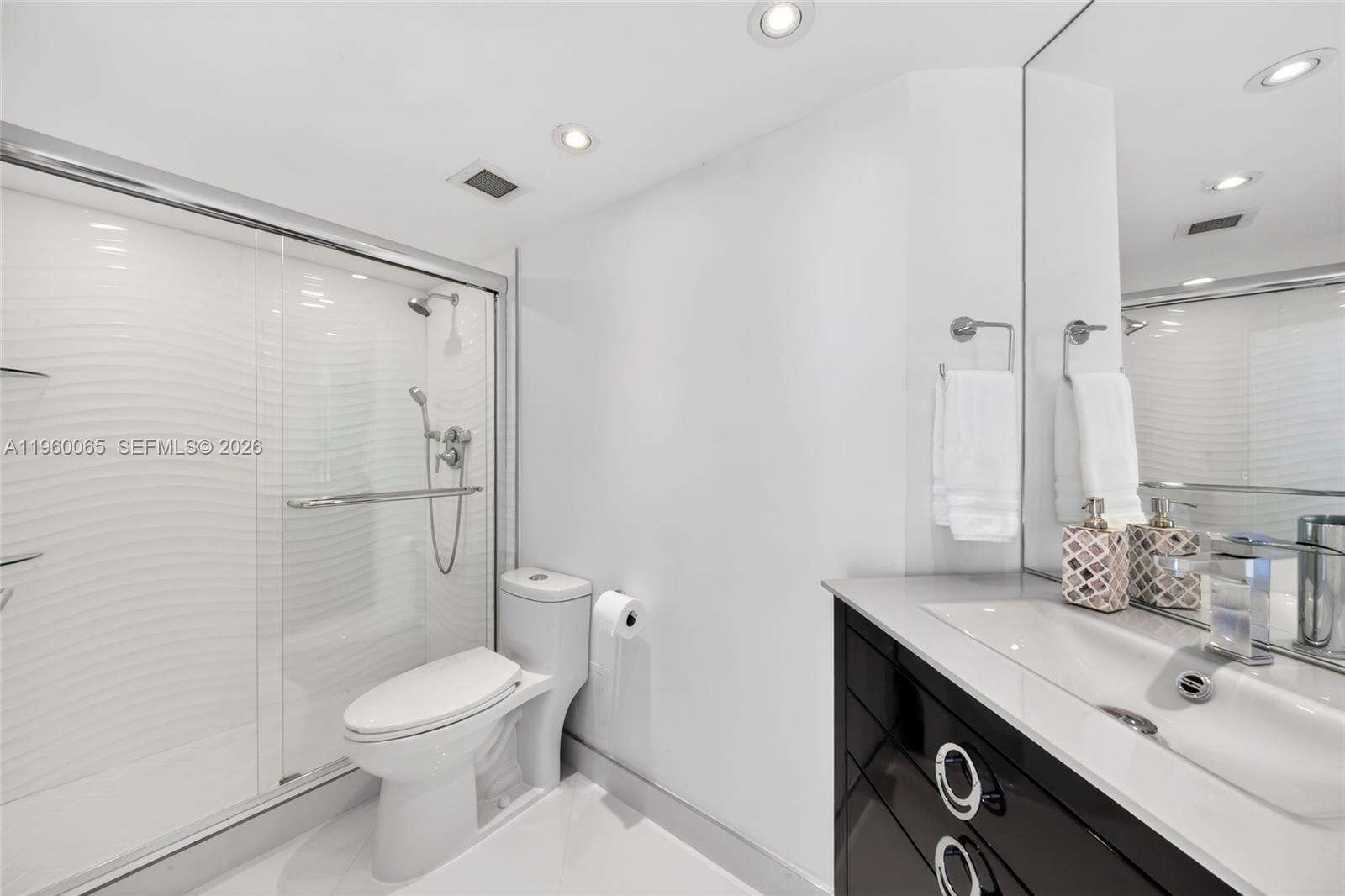The Hemispheres at 1950 Ocean Dr, Hallandale Beach, FL 33009 - For Sale photo 14
