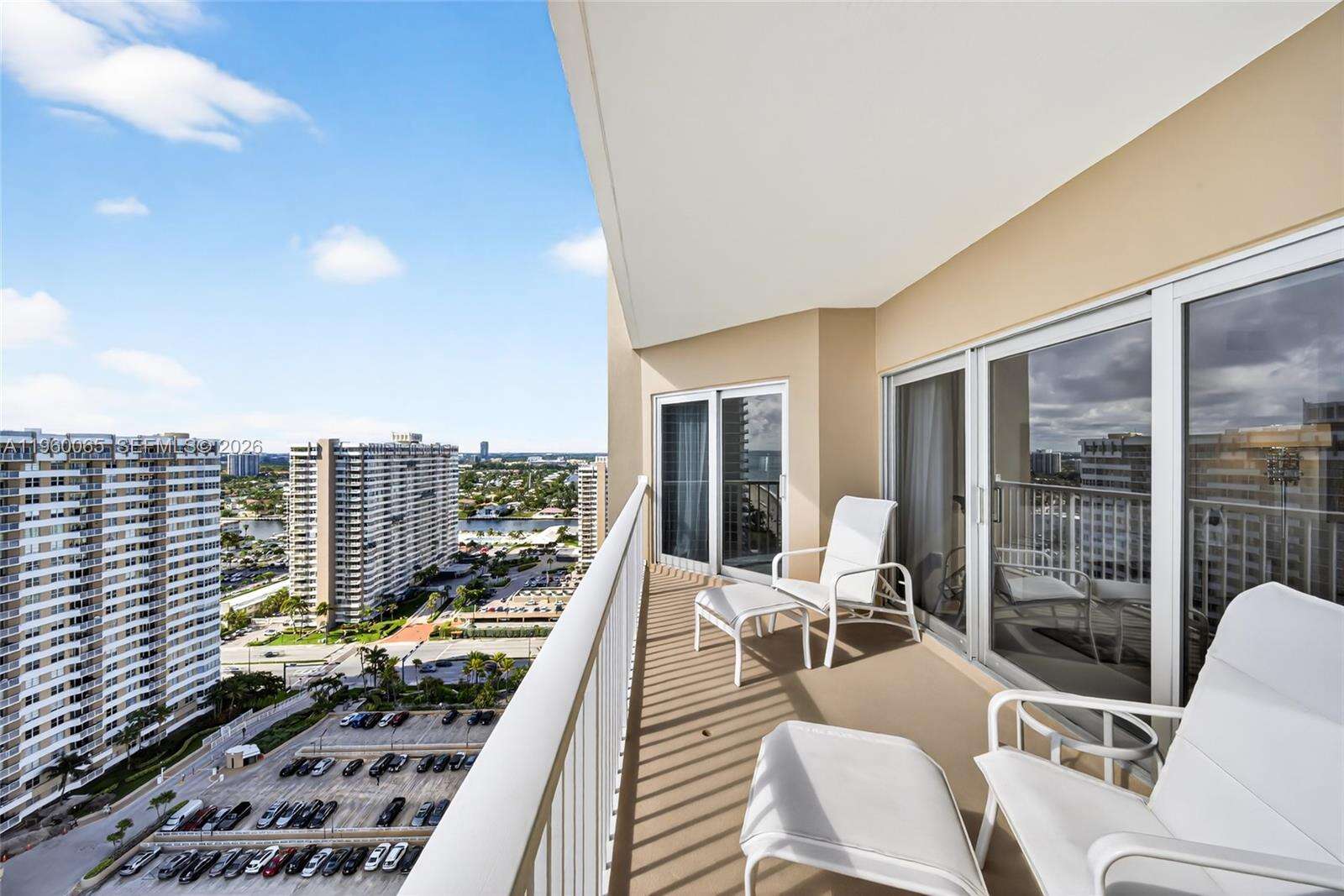 The Hemispheres at 1950 Ocean Dr, Hallandale Beach, FL 33009 - For Sale photo 18