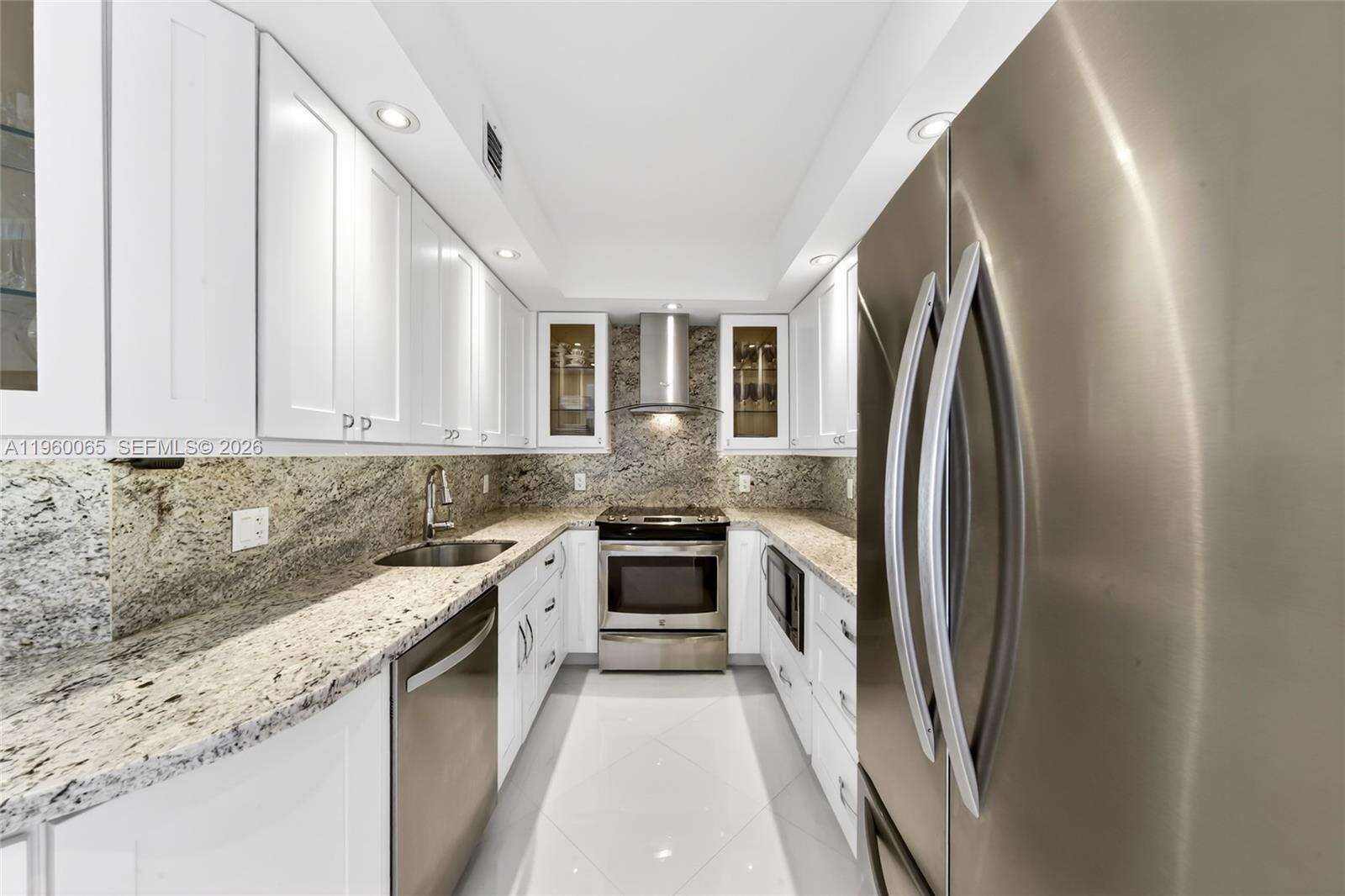 The Hemispheres at 1950 Ocean Dr, Hallandale Beach, FL 33009 - For Sale photo 4