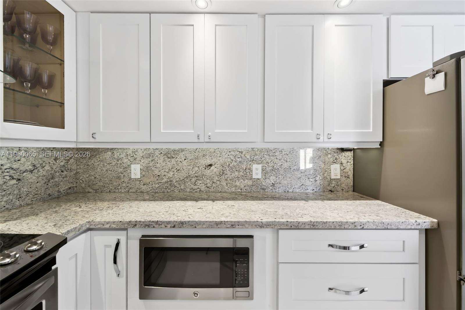 The Hemispheres at 1950 Ocean Dr, Hallandale Beach, FL 33009 - For Sale photo 6